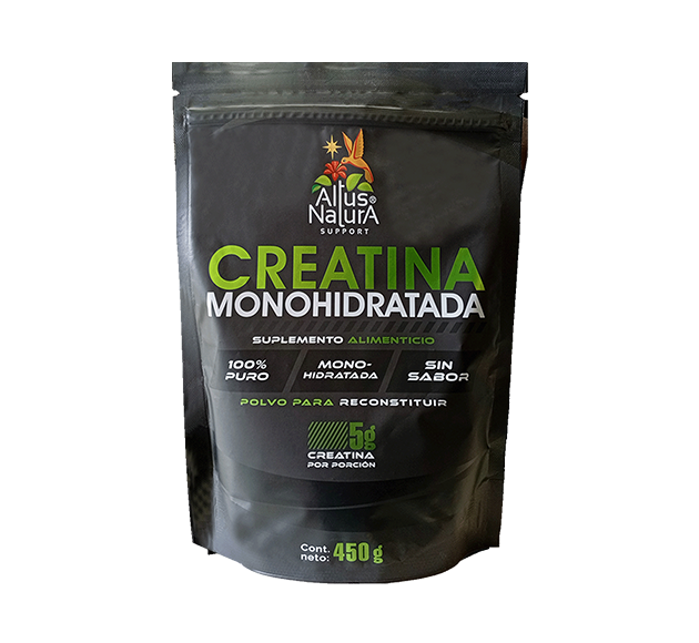 Bolsa negra de polvo de creatina monohidratada sobre fondo blanco